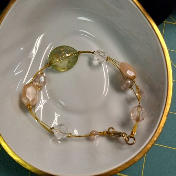 Limoges, France, Clamshell with bracelet - Picture 5 of 10